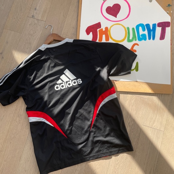 Retro Liverpool training top - Picture 2 of 6